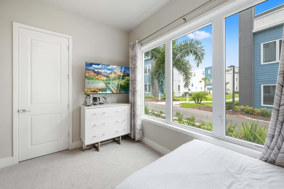 Resort-style 4-bed Loft Apartment *