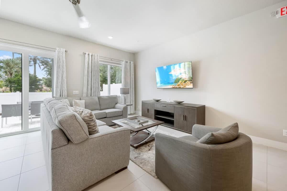Resort-style 4-bed Loft * Kissimmee