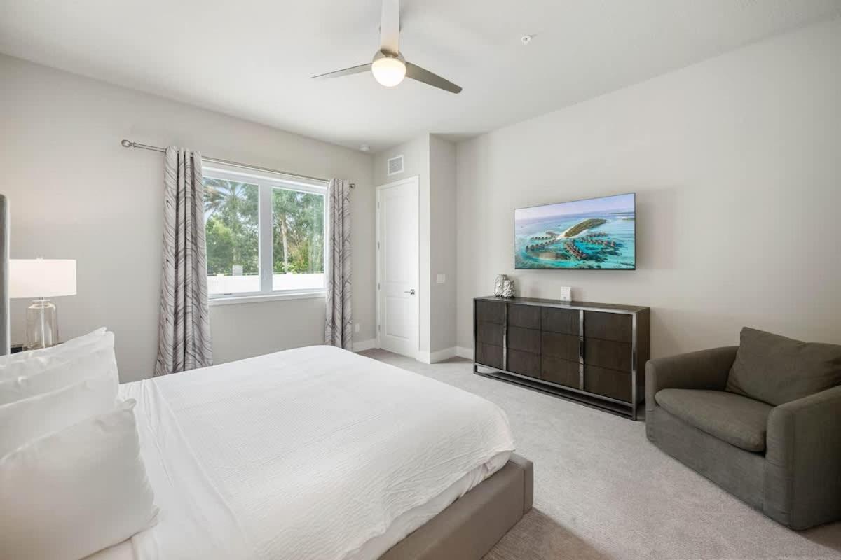 Resort-style 4-bed Loft Apartment *
