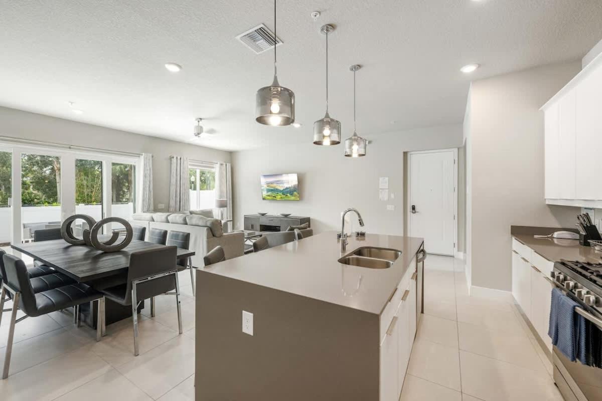 Apartment Resort-style 4-bed Loft *